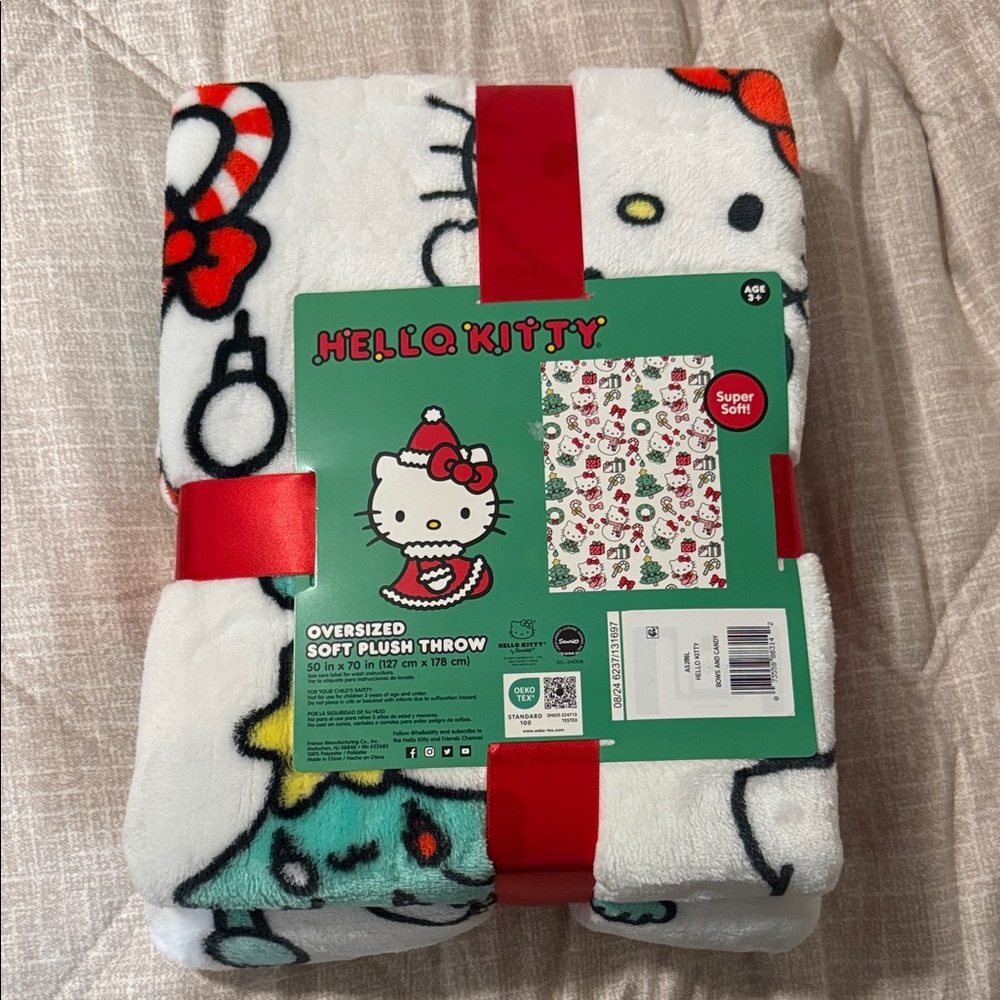 Hello Kitty Festive Plush Throw - White, Red, Black, Green